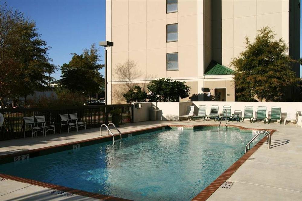 Hampton & Coliseum Hotel