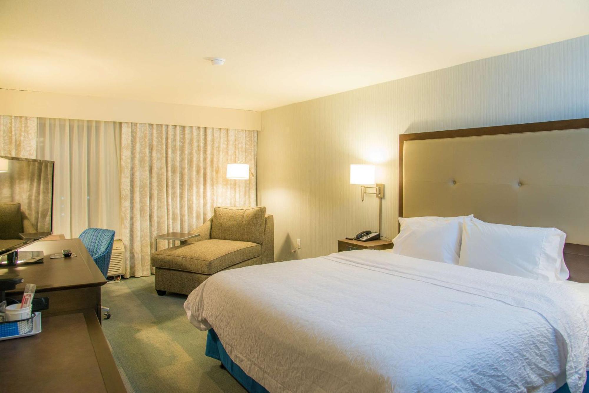 Hampton & Coliseum Hotel 3*