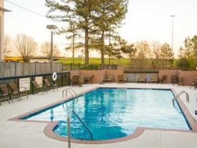 Hampton & Coliseum 3*